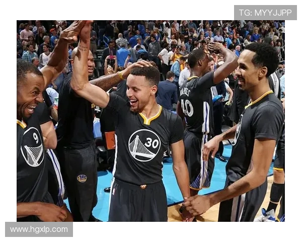 勇士对阵雷霆库里绝杀精彩瞬间回顾及赛后分析